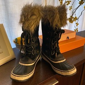 Sorel Joan of Arctic Boot size 9